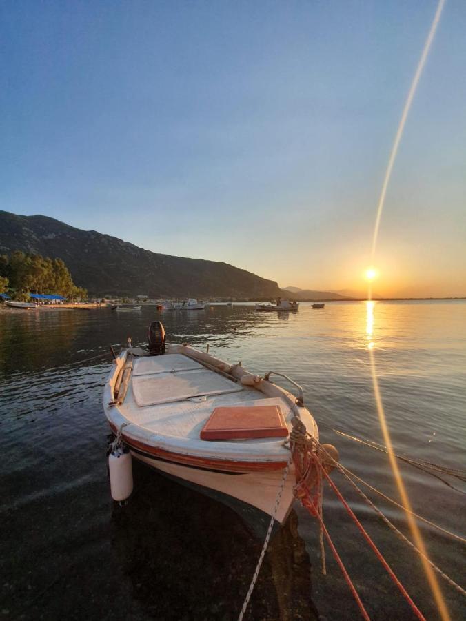 Apartamenty Rodzinne Kamena Vourla Exteriér fotografie